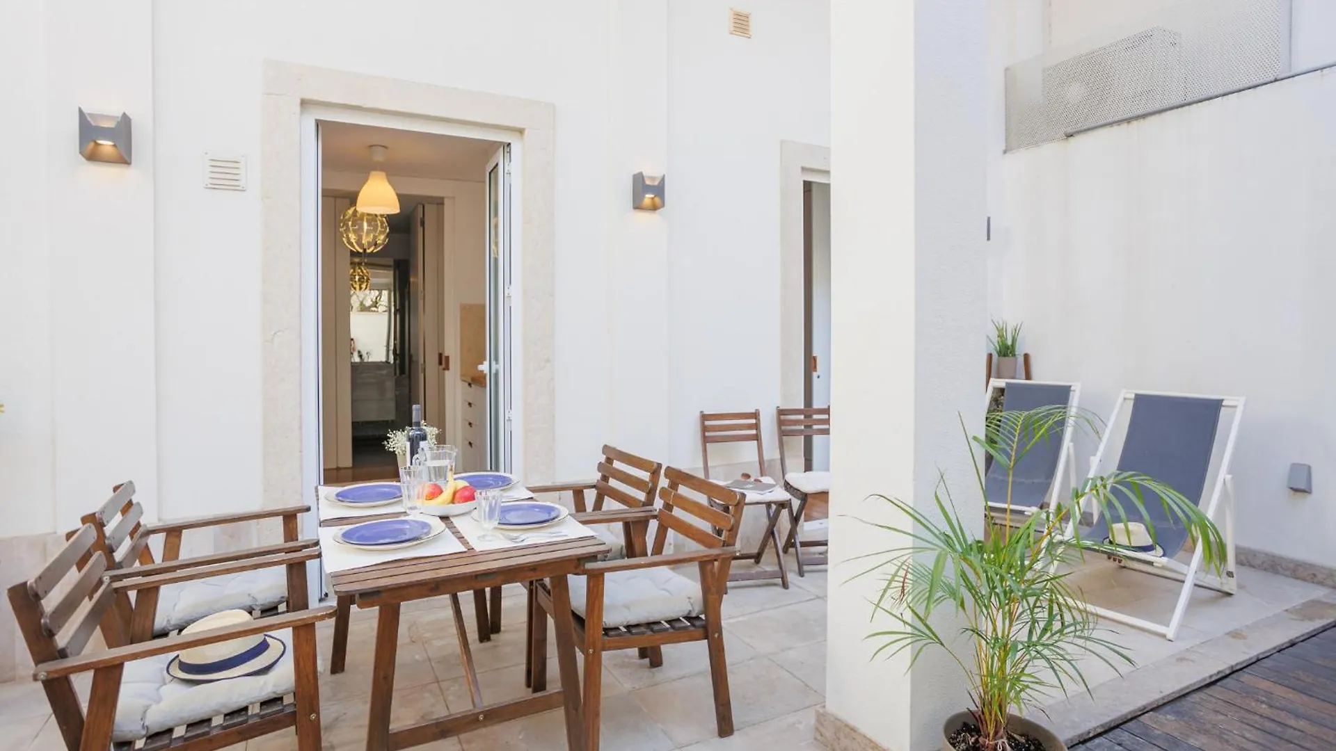 Lisbon Sunny Terrace Lapa Santos Apartment