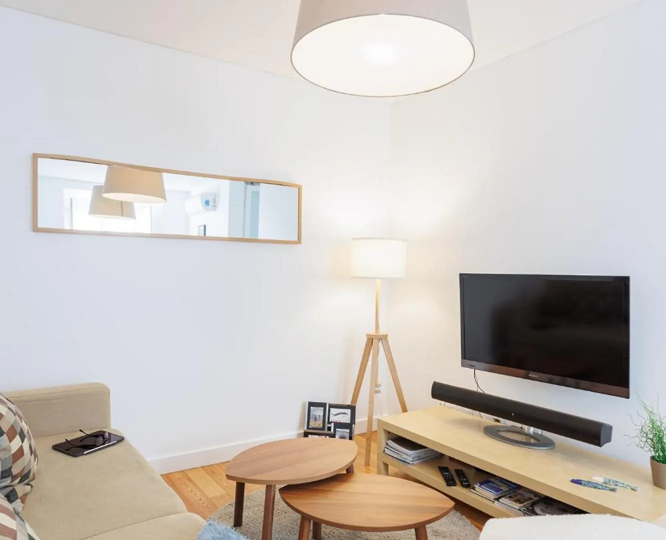 Lisbon Sunny Terrace Lapa Santos Apartment 0*,